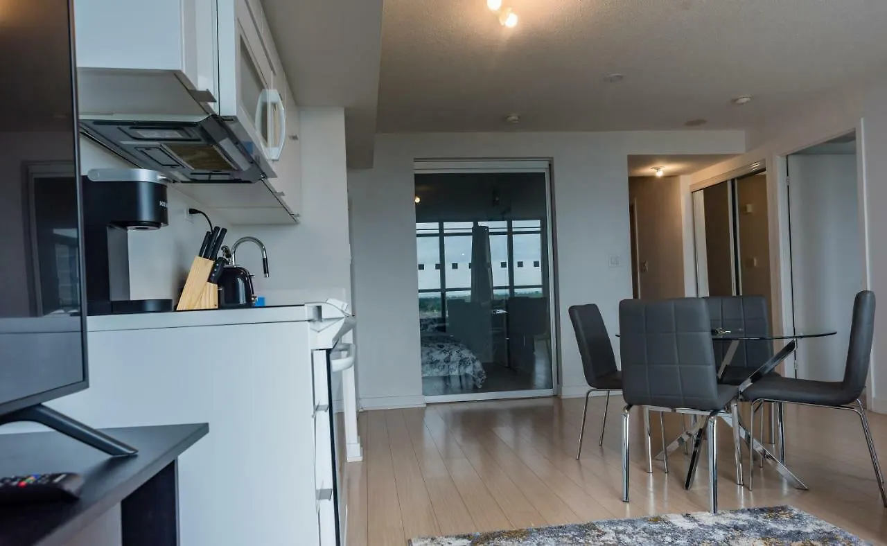 Luxury Downtown Toronto Condo - 2 Bedroom Appartement