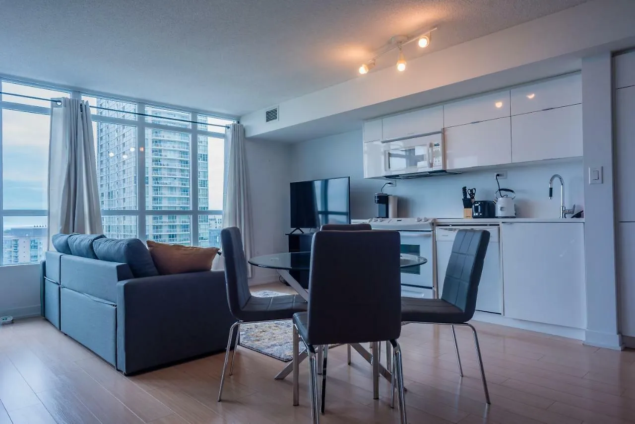 Luxury Downtown Toronto Condo - 2 Bedroom Kanada